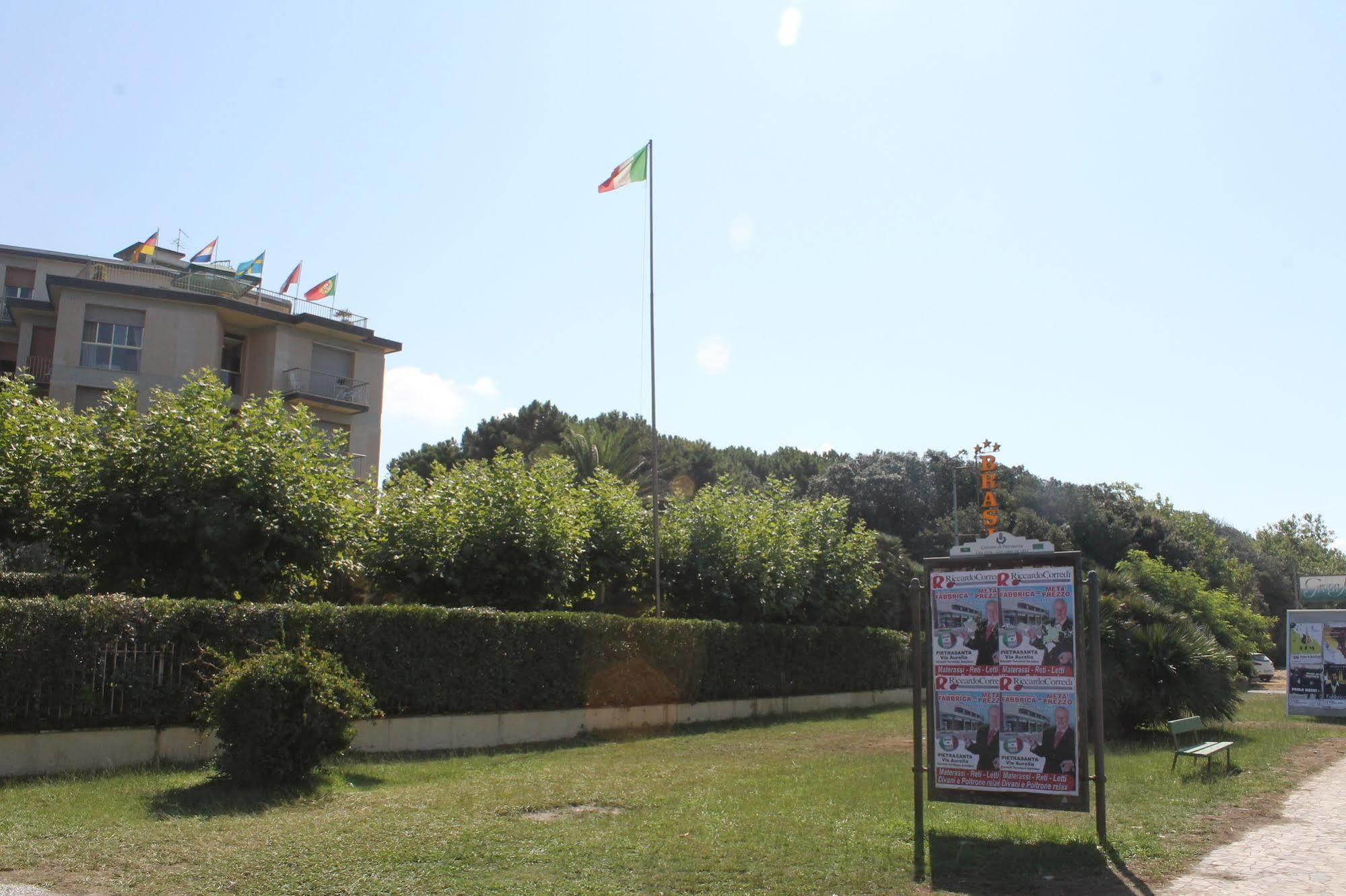 Hotel Brasilia Marina di Pietrasanta Dış mekan fotoğraf